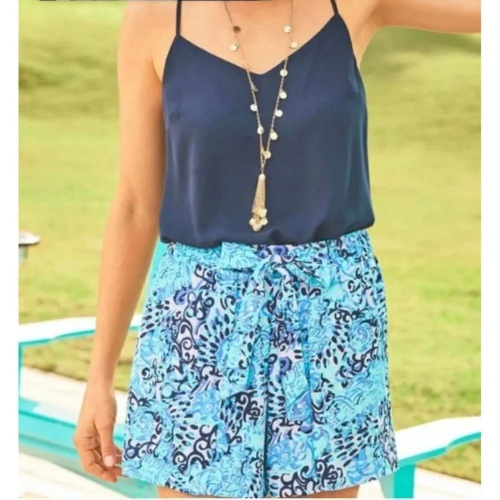 Lilly Pulitzer Blue Mylee Print Tie Front Shorts Breezy Beachy Style Size 2 - Picture 2 of 11